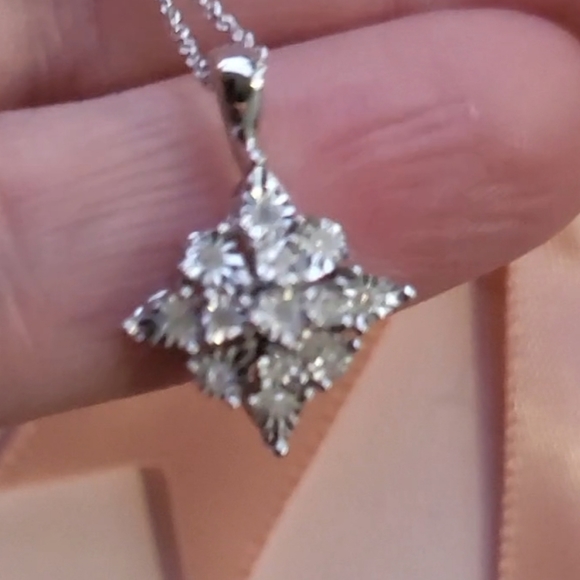 BRAND NEW Diamond 💎 Necklace absolutely beautiful 😍 - Picture 3 of 6